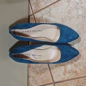 Audrey Brooke Teal Suede Heels Size 8 Abbracelet